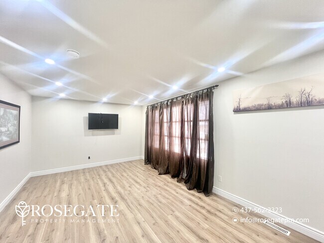 Photo - Charming 3-Bedroom Detached Home with 2 Parking Spaces in London Unit 1