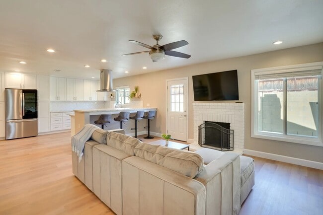 Photo - 3901 W Compton Ave