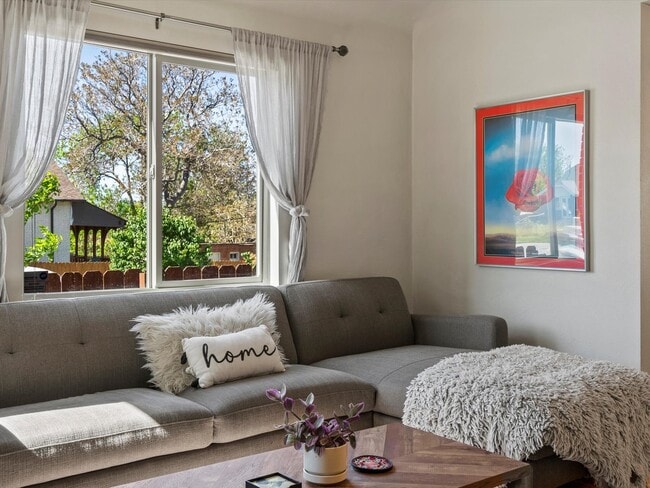 Photo - 3401 Steele St