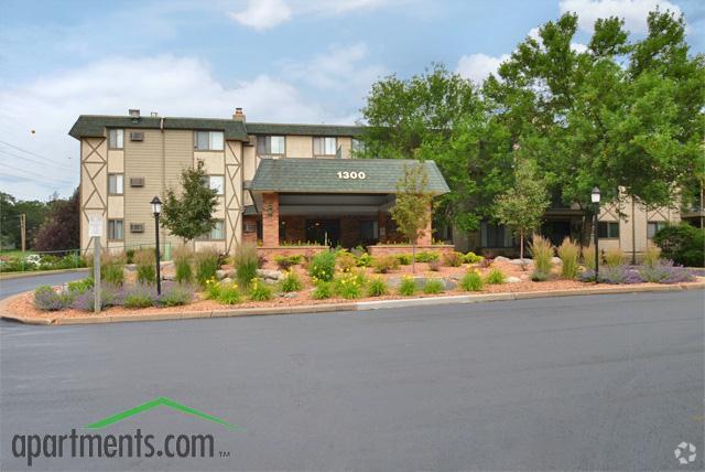 Building - Medicine Lake Apartments