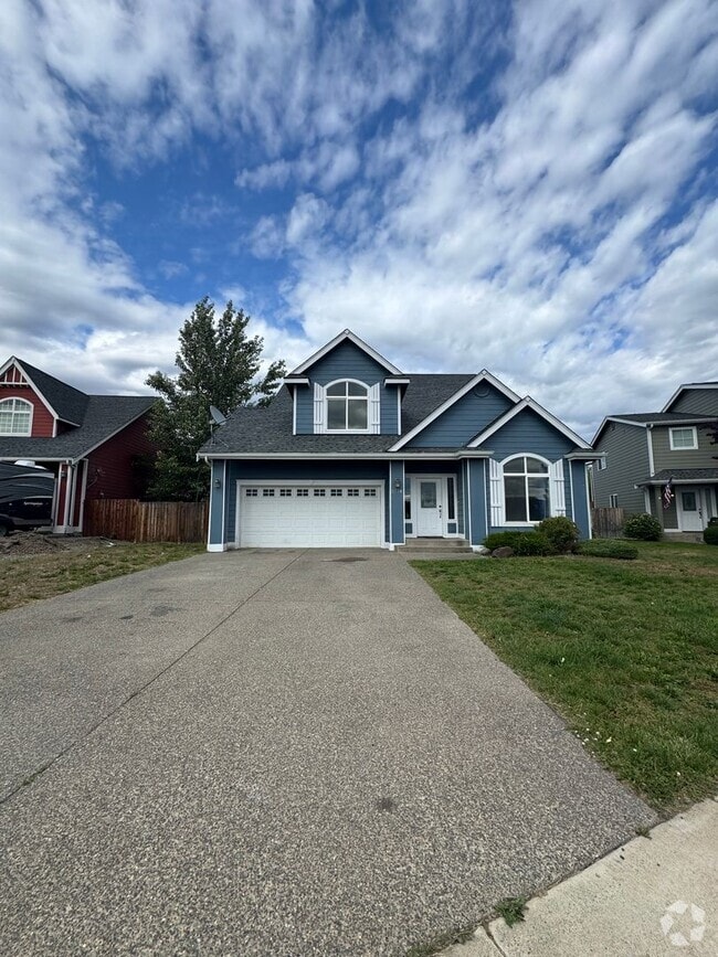 Building Photo - Large 4 Bed Rental in Established Neighbor...