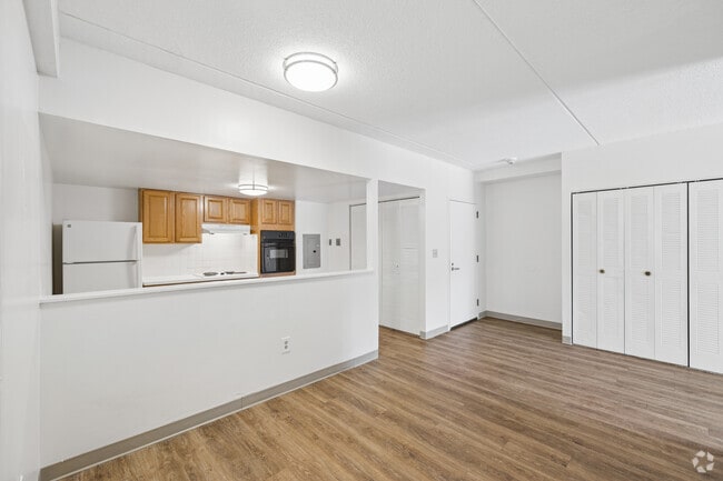 2BR, 1BA - 1,088SF - Kitchen & Dining Area