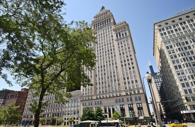 Building Photo - 310 S Michigan Ave Unit 2007