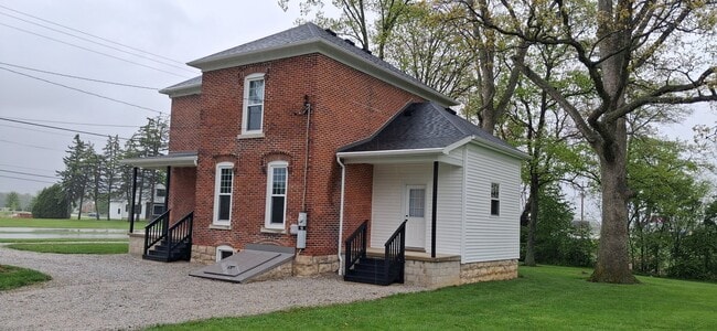 Photo - 2525 E State St