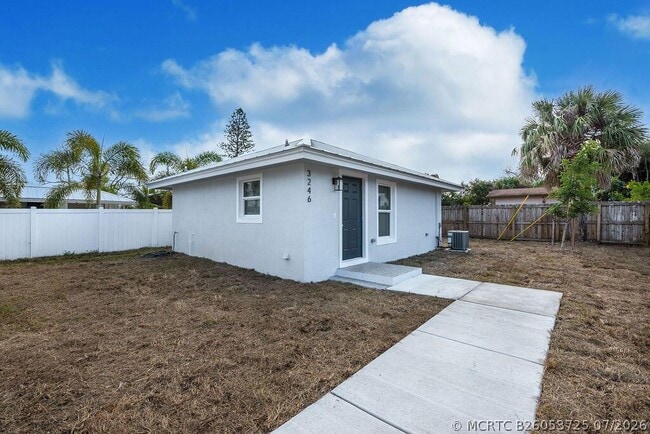 Building Photo - 4959 SE Primrose Way