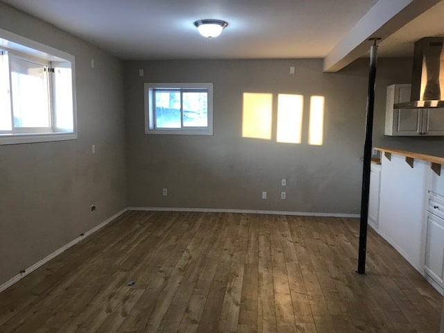 Photo - 5814-5851 51 Ave