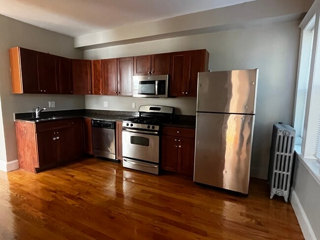 Building Photo - 62 Fayston St Unit 2