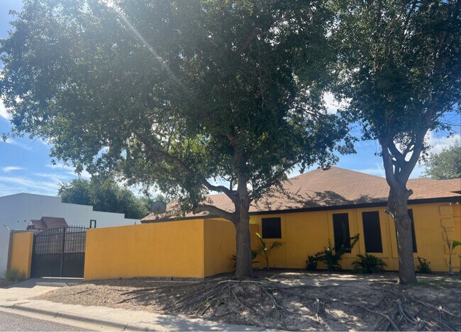 Photo - 409 Gaucho Ln