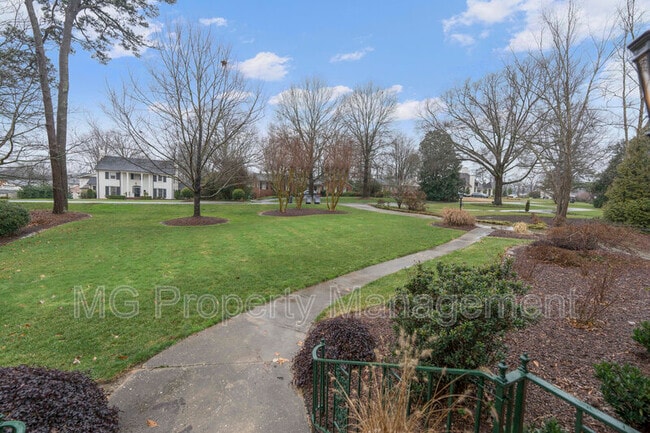 Photo - 4023 Arbor Way