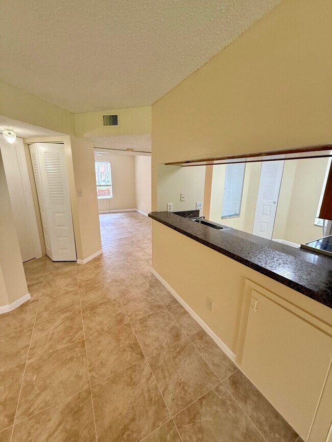 1142 Coral Club Dr Unit 1142