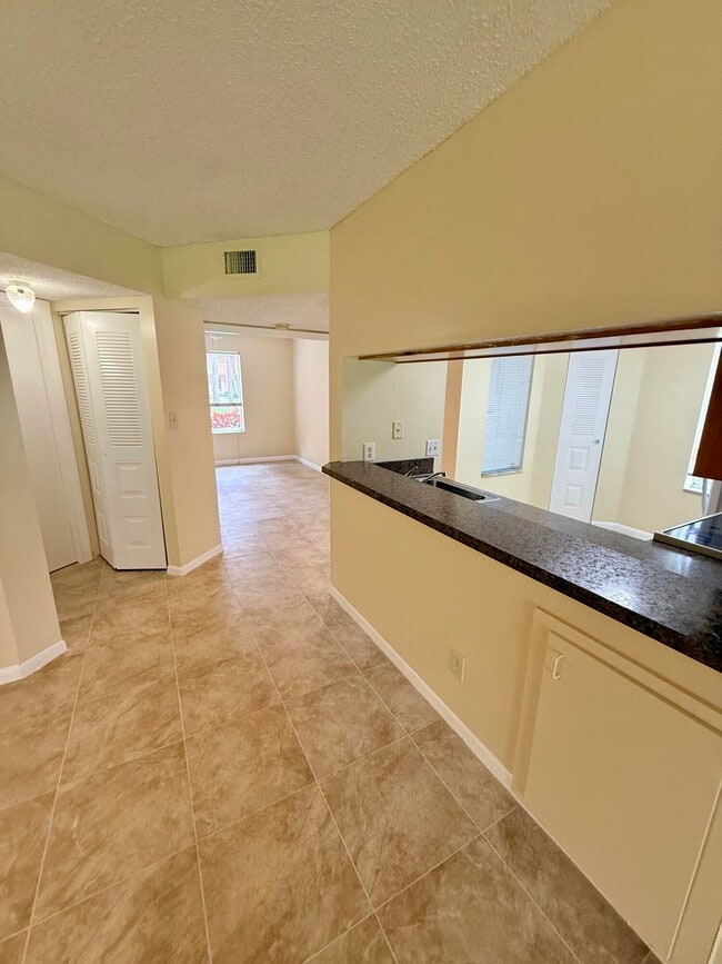 Photo - 1142 Coral Club Dr Unidad 1142