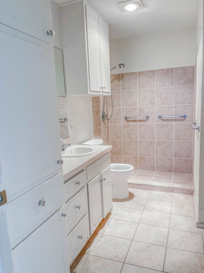 Photo - 3 bed 2 bath 5 min. from Texas Tech University