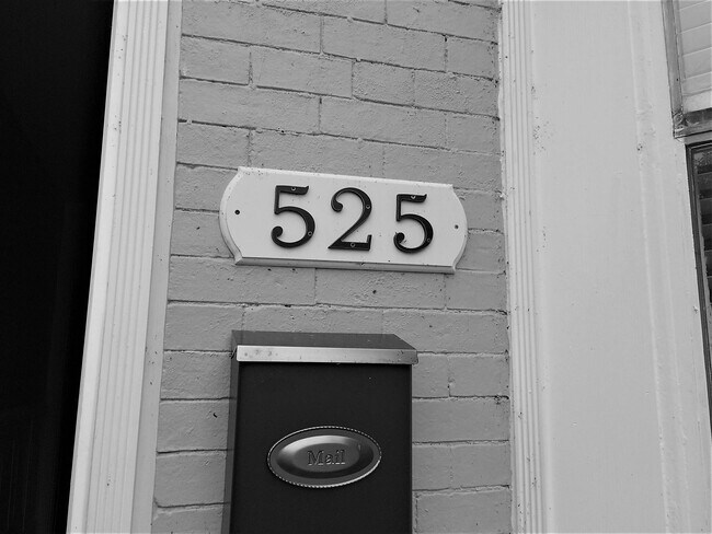 Photo - 525 St James St