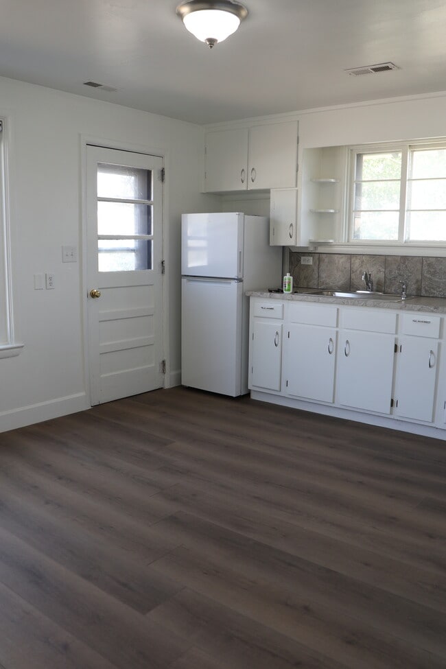 Photo - 1308 High St