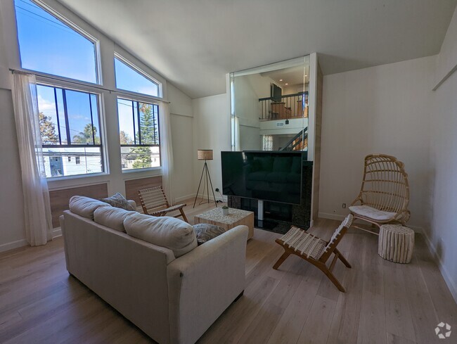 Building Photo - 1415 E Ocean Blvd Unit 205 Rental