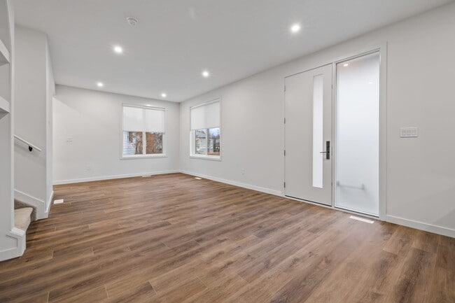 Photo - 9421 154 St NW