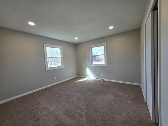 Photo - 407 Warner St