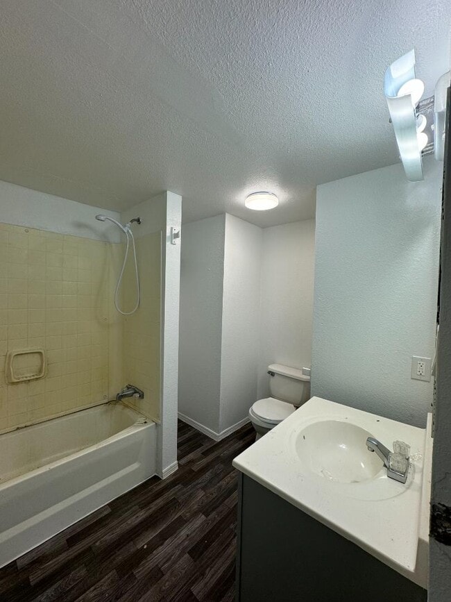 Photo - 2111 W Austin St