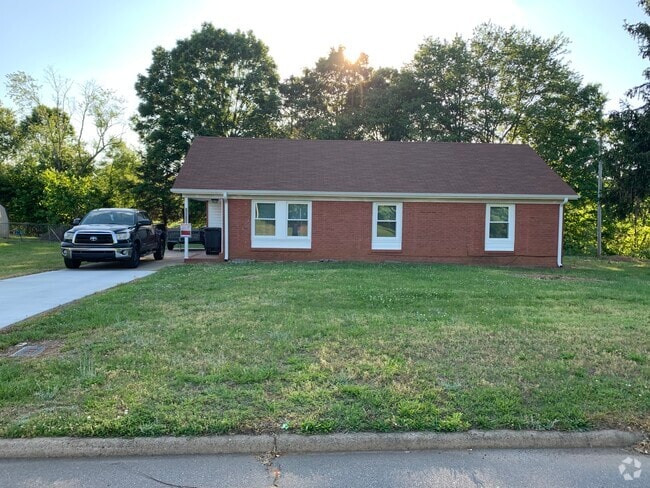 Building Photo - 1210 McLaughlin St Rental