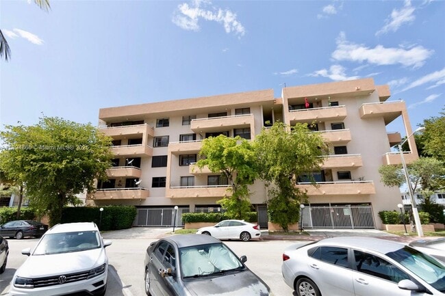 Photo - 8101 Byron Ave Unidad 508