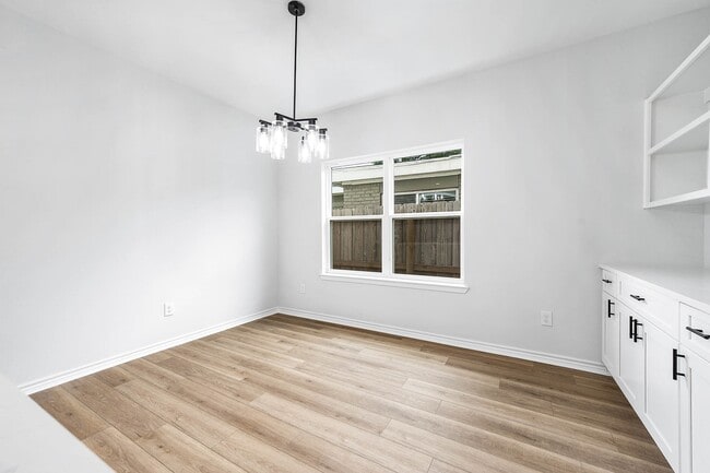 Photo - 785 Fortune St Unidad B