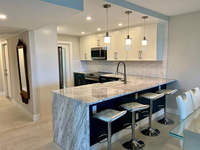 Building Photo - 3051 N Course Dr Unit 601