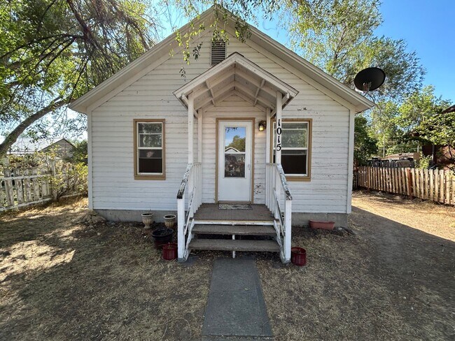 Cozy 2 Bedroom 1 Bath w/ all amenities and... - Cozy 2 Bedroom 1 Bath w/ all amenities and... House