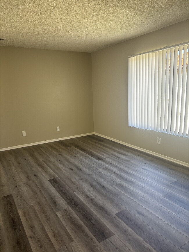 2x2 livingroom