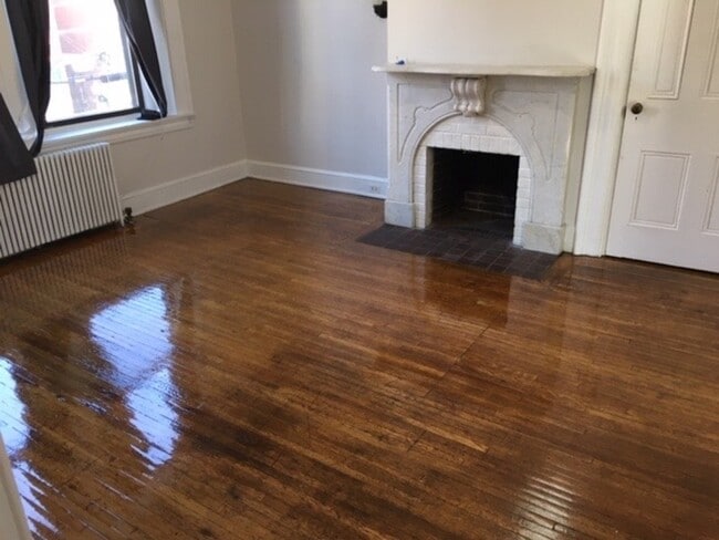 Building Photo - 228 N Duke St Unit 1 Rental