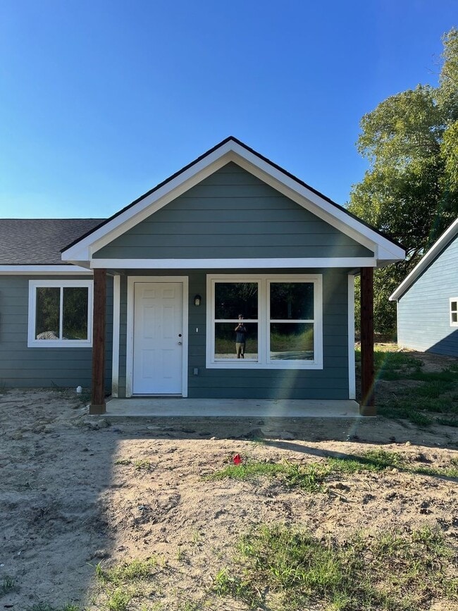 Photo - 707 Atkinson St Unidad B