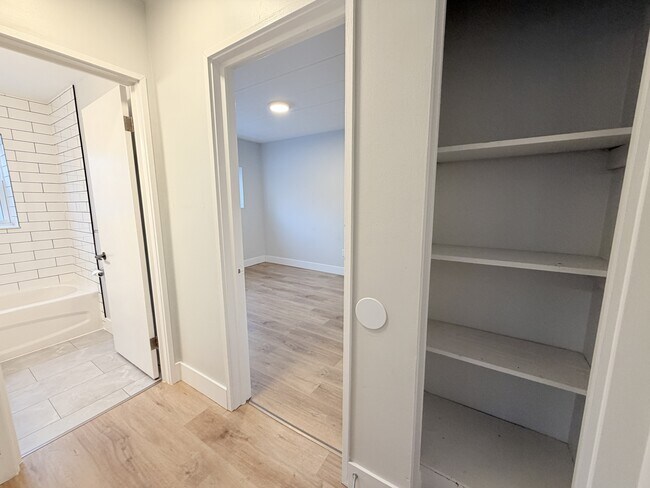 Photo - 301 Indian Rd S Unit 5