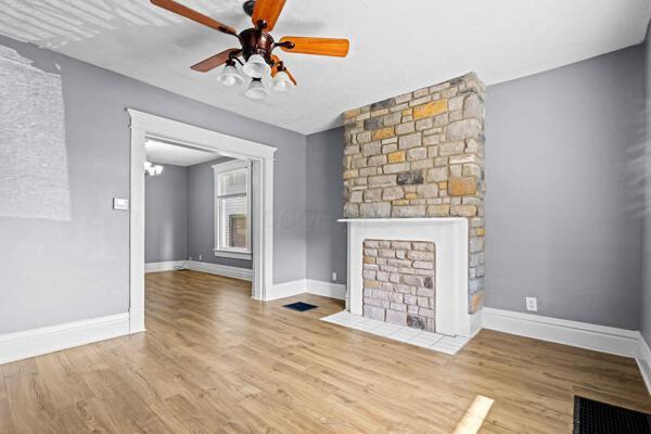 Photo - 571 Gilbert St