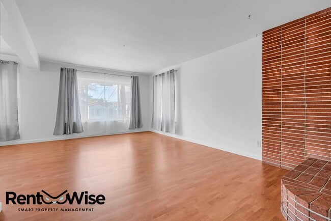 Photo - 214 Miramar Ave