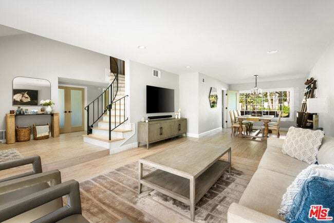 Photo - 28667 Acacia Glen St