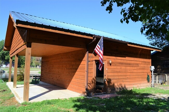 Building Photo - 1472 Lakeside Dr Rental
