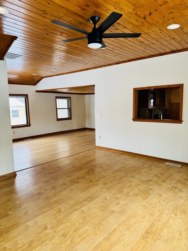 Photo - 1704 S Berlin Ave