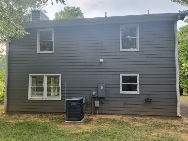 Photo - 245 Guinevere Ct