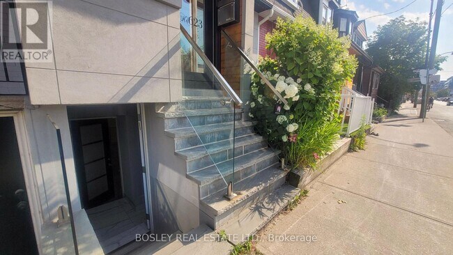 Photo - 623 Dupont St