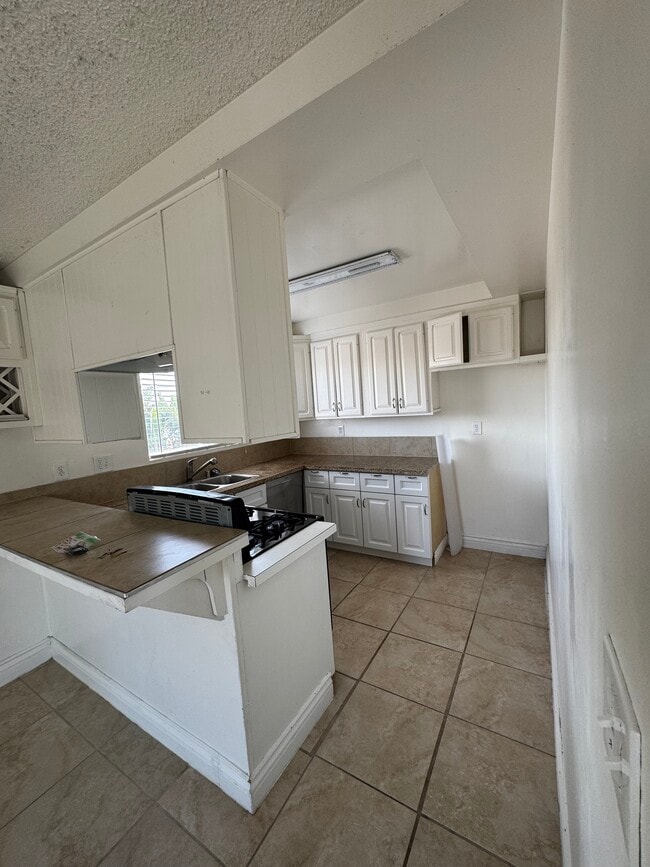 2578 N Bourbon St Unit 2 Bed, 1 Ba