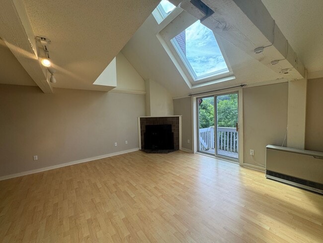 Photo - 2 bedroom with loft in downtown Quechee