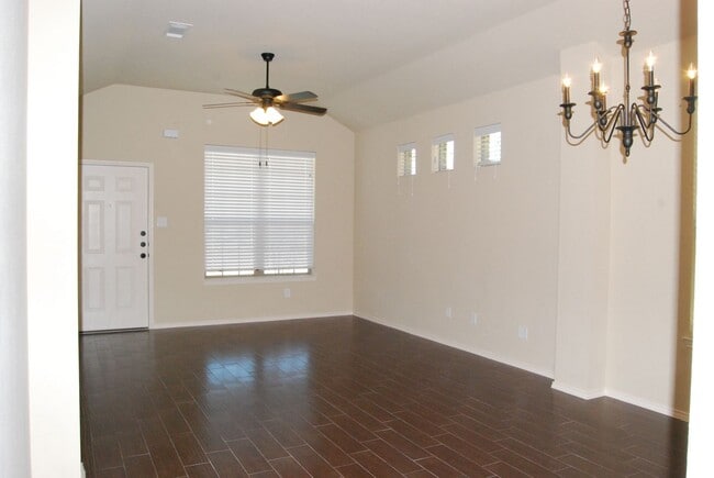 Photo - 371 Orbit Dr