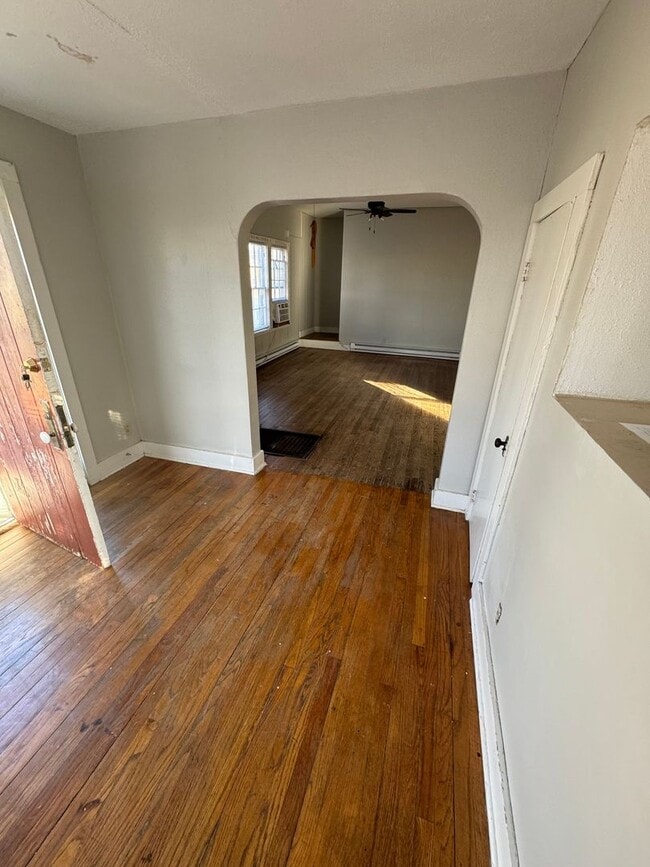 Photo - $725 - 2 bed 1 bath - Single Family Home Unit 1500 N Main St