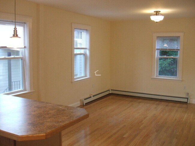 Photo - 345 Market St Unit 3