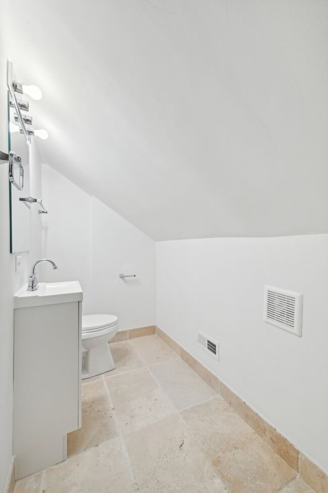 Photo - 8556 S Muskegon Ave