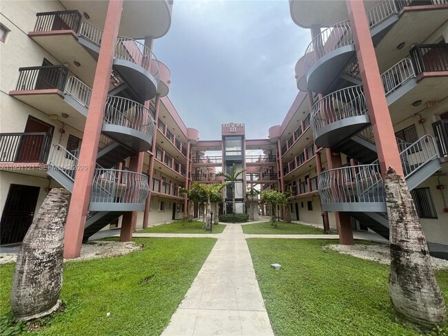 Photo - 5420 W 21st Ct Unit 412