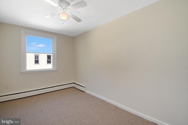 Photo - 2407 Manor Rd