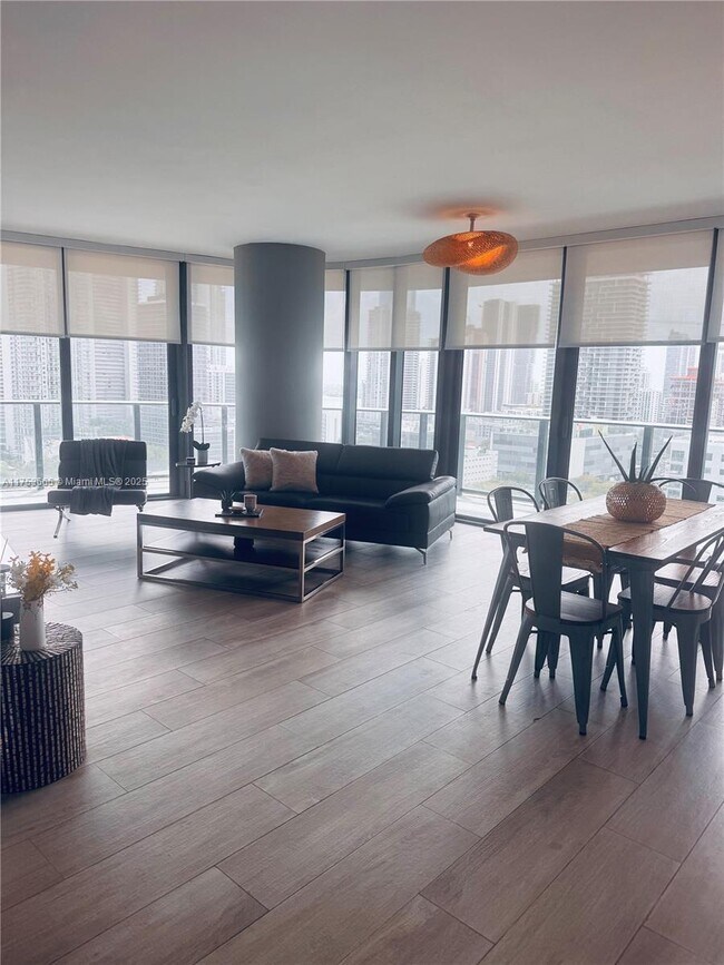 Photo - 121 NE 34th St Unit 1904