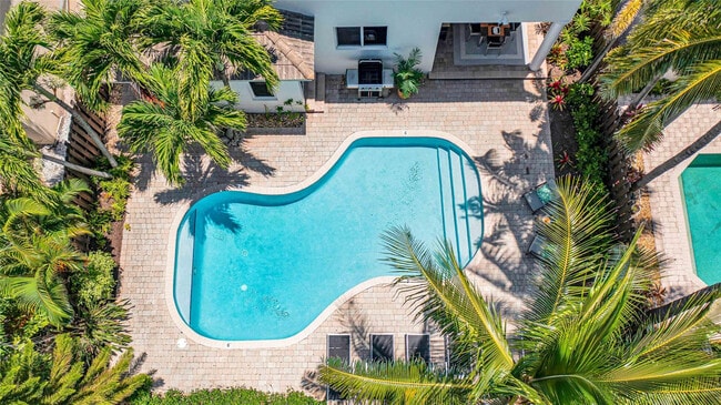 Building Photo - 3315 NE 17th St