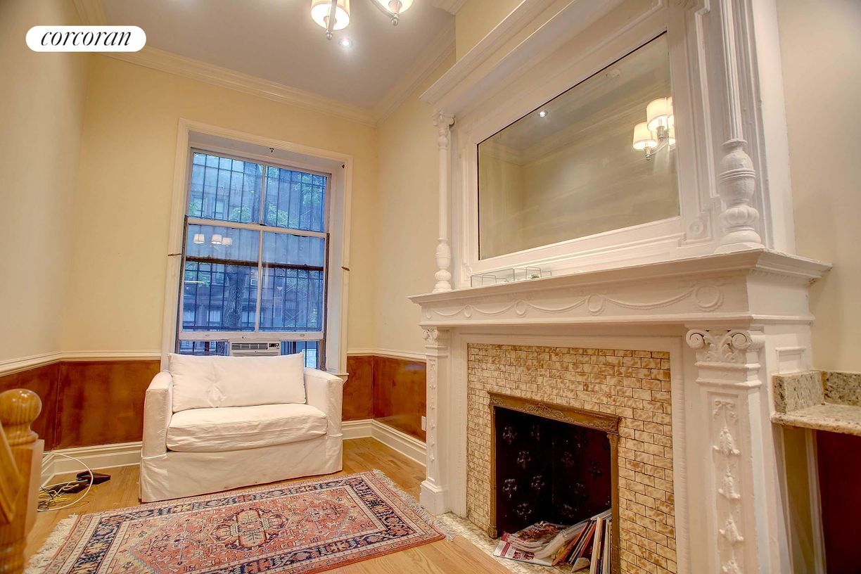 Photo - 47 W 90th St Apartment