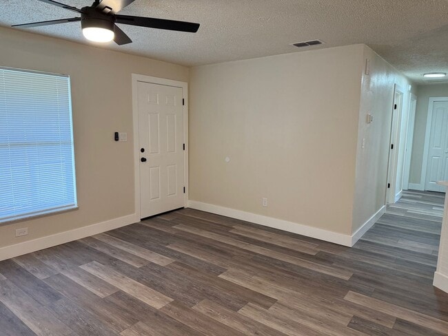 Photo - 3 Bedroom/1 Bathroom Single Family Home